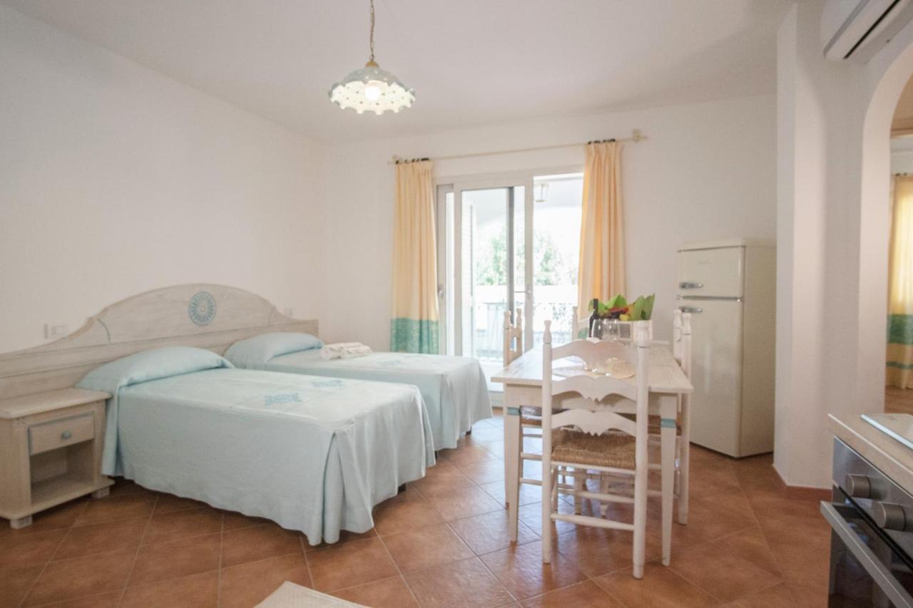 Апарт отель Le Residenze Del Golfo Di Орозеи Экстерьер фото