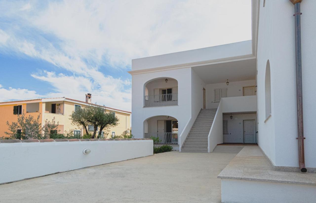Апарт отель Le Residenze Del Golfo Di Орозеи Экстерьер фото