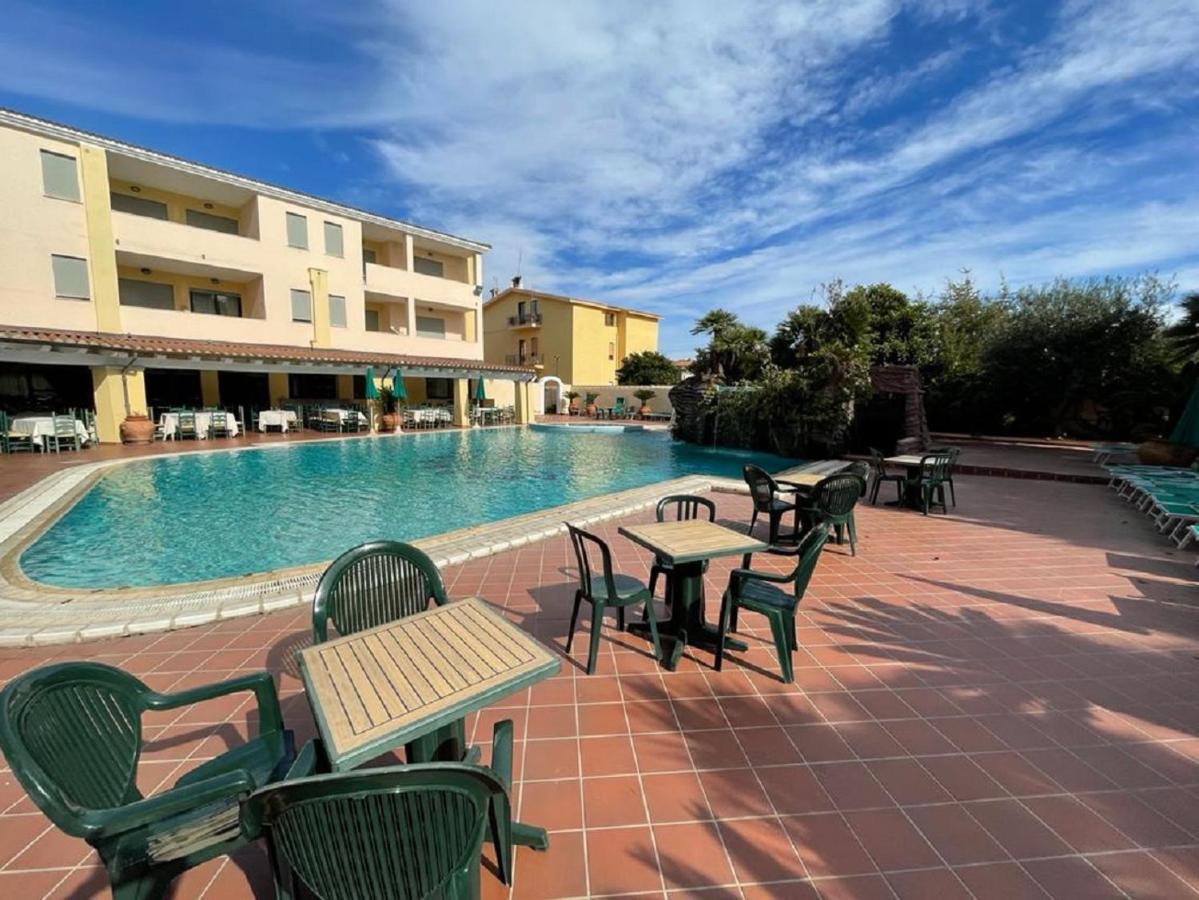 Апарт отель Le Residenze Del Golfo Di Орозеи Экстерьер фото